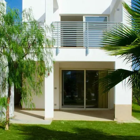 I Giardini Di Zeus 4* מטאפונטו